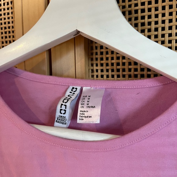 H&M Women’s M Ruffled Edge Pink Top - Picture 3 of 5